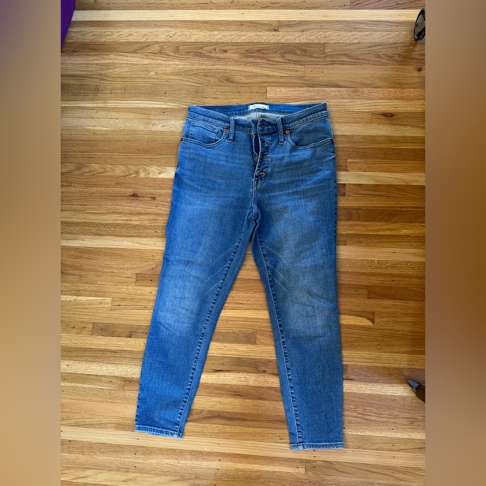 Madewell 9” Midrise Skinny Crop in Medium/Light Wash